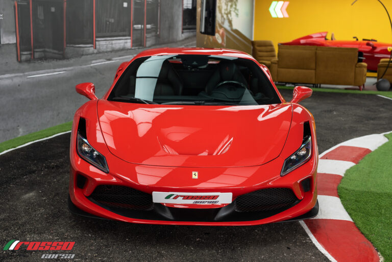 Rosso Corsa Ferrari F8 Tributo