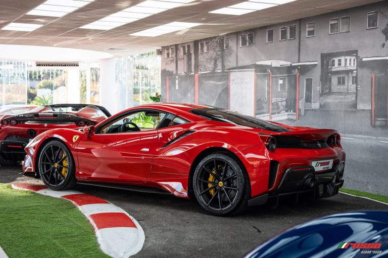 Ferrari Pista (8)