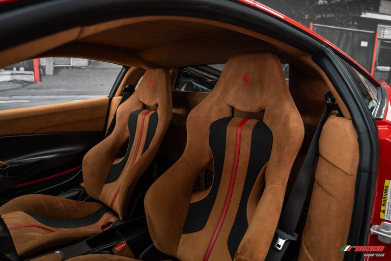 Ferrari Pista_Interni (3)