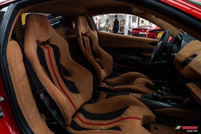 Ferrari Pista_Interni (6)