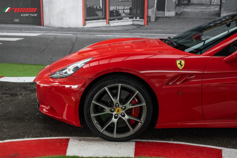 Ferrari California (2)