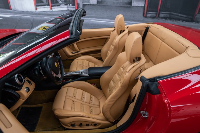 Ferrari California_Interior (1)