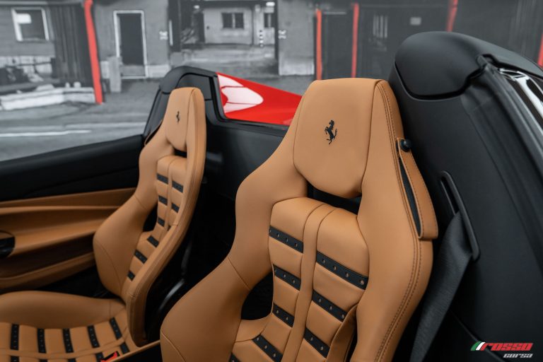 Ferrari F8 Spider_Interior (8)