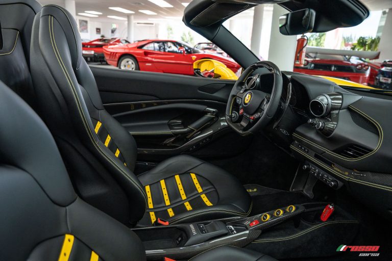 Ferrari F8 Spider_Interior (6)