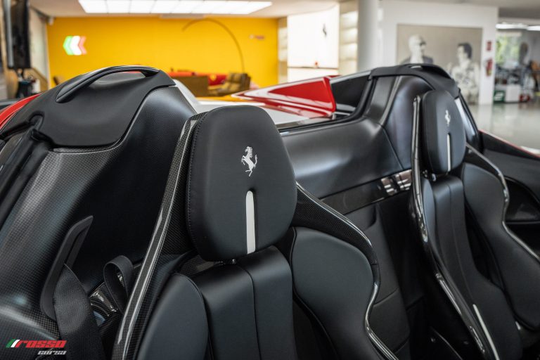 Ferrari SF90 Spider_Interior (9)