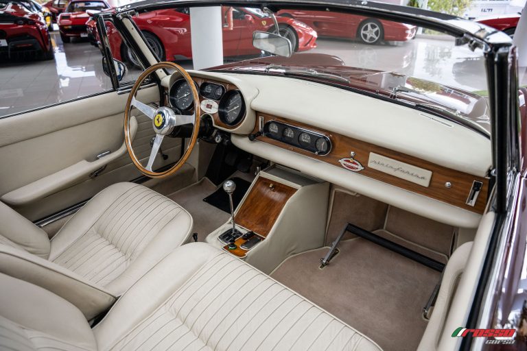 Ferrari 275 GTS Interior (4)