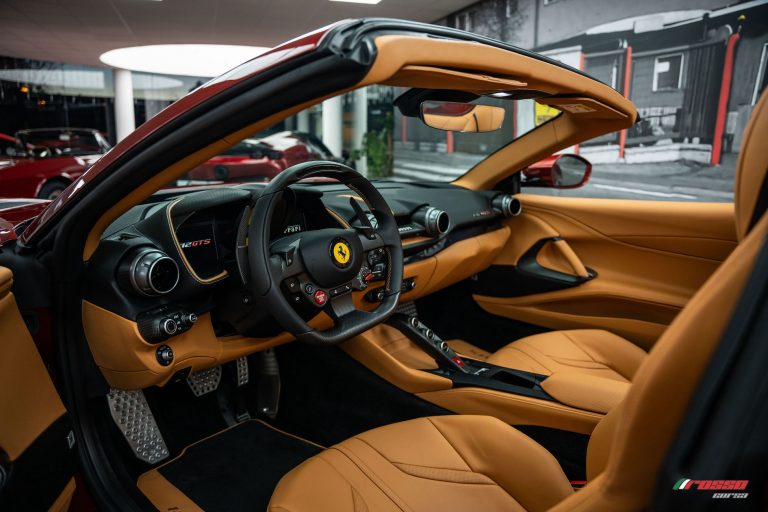 Ferrari 812 GTS Interior (1)