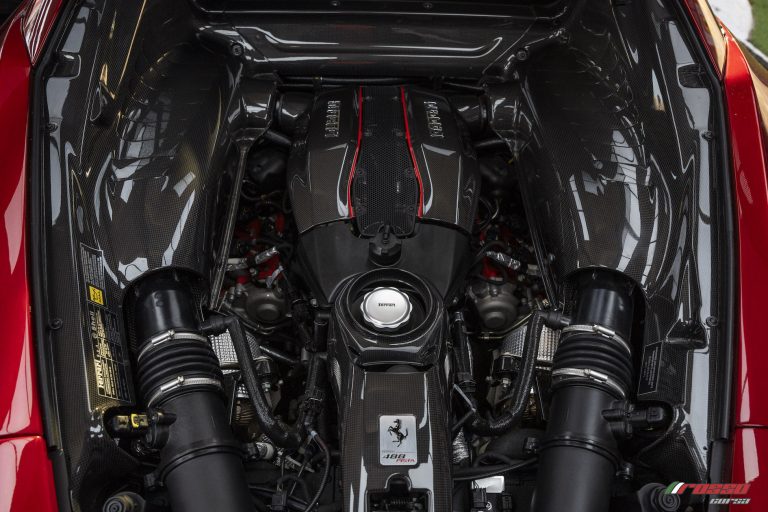 Ferrari 488 Pista engine - Rosso Corsa