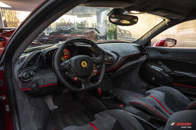 Ferrari 488 Pista steering wheel - Rosso Corsa