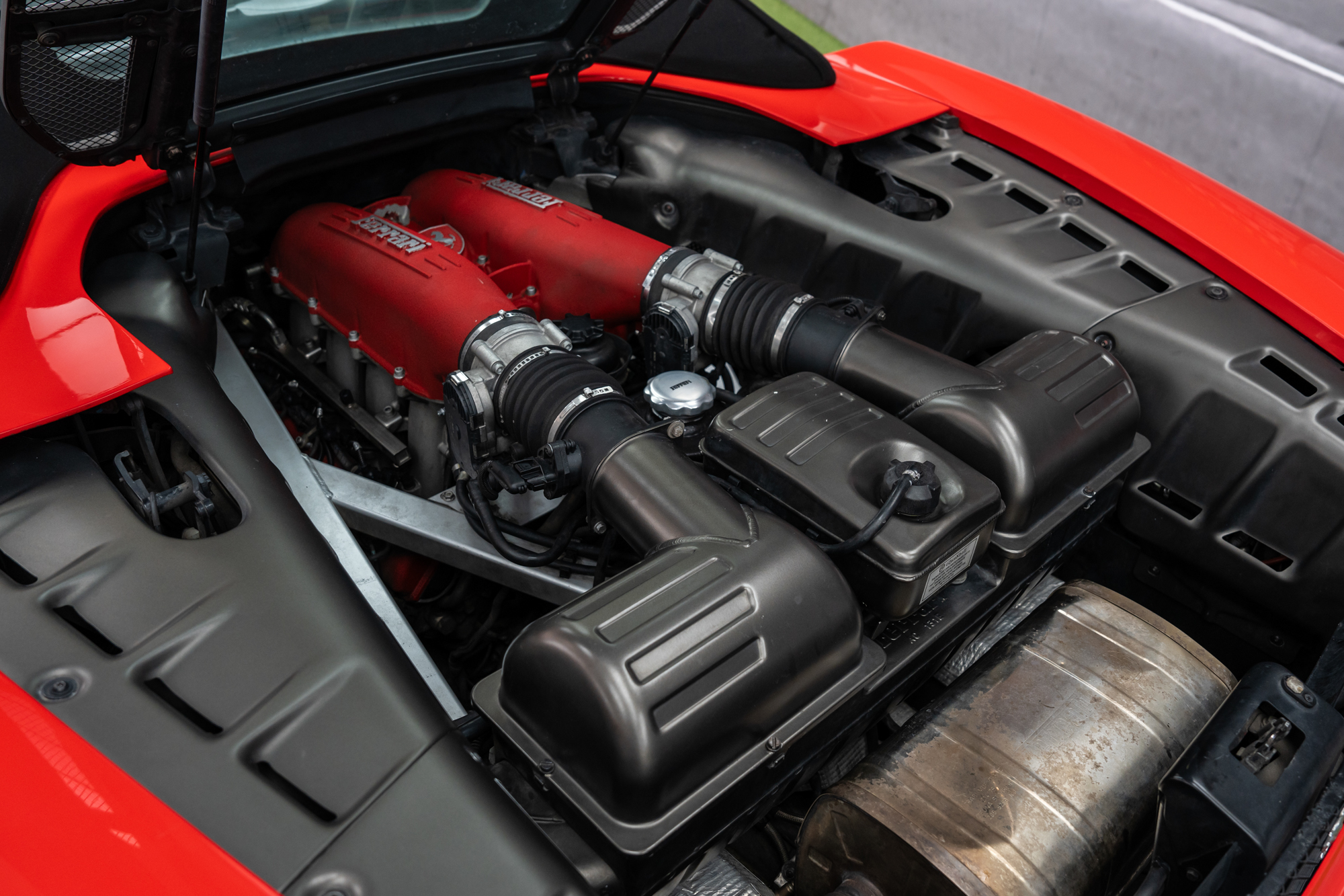 Elegant red Ferrari F430 Spider for sale