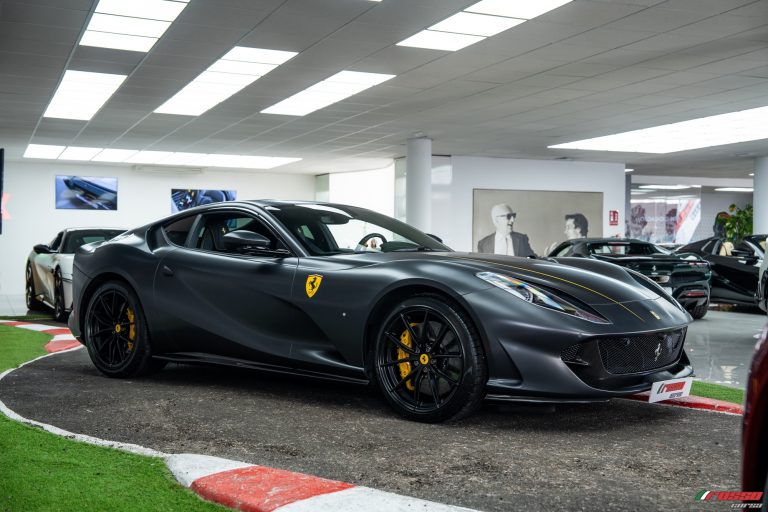 Ferrari 812 Superfast Grigio Granito Opaco (2)