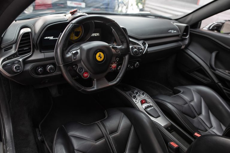 Ferrari 458 Italia_Interior (2)