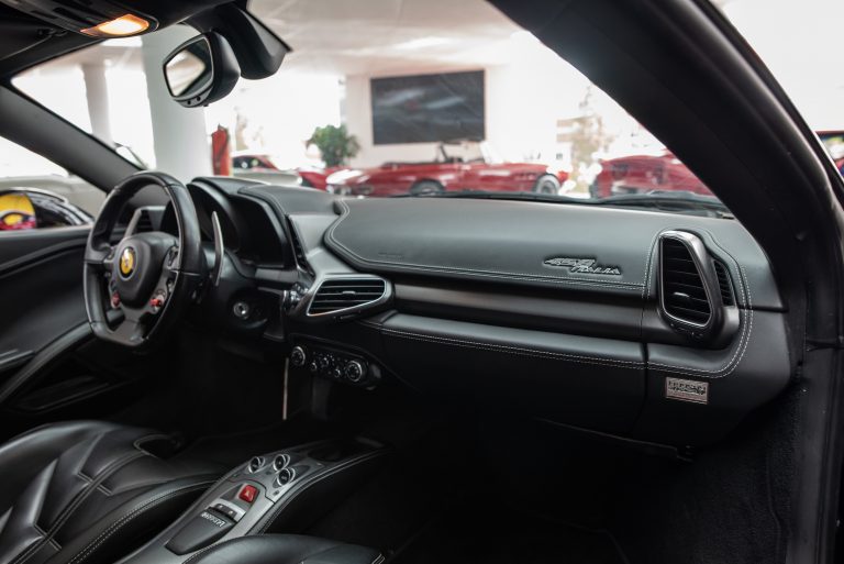 Ferrari 458 Italia_Interior (8)