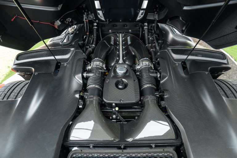 Ferrari SP3 Argento (29)