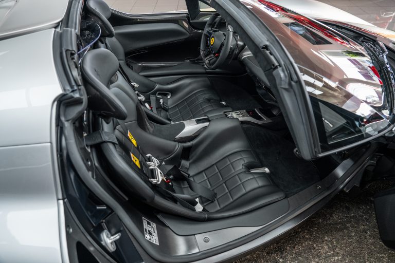 Ferrari SP3 Argento (39)