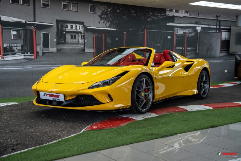 09_10_2026_Ferrari F8 Spider Amarillo (1)