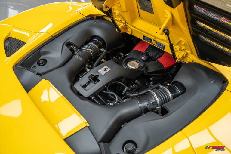 09_10_2026_Ferrari F8 Spider Amarillo (22)
