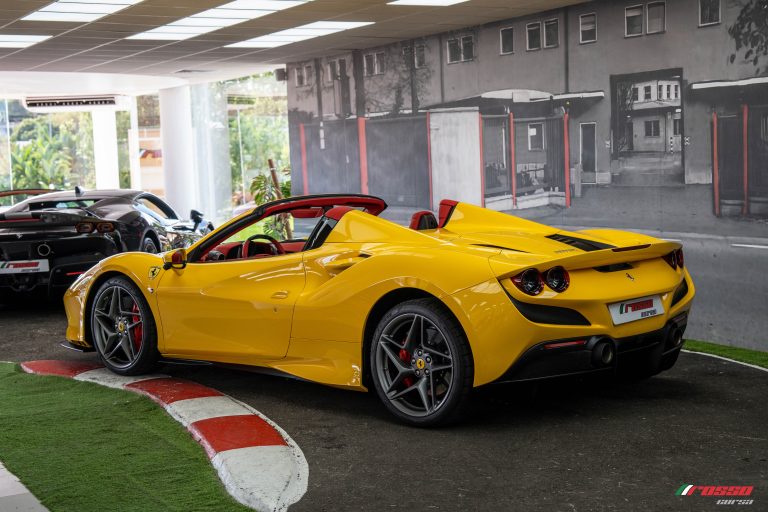 09_10_2026_Ferrari F8 Spider Amarillo (6)