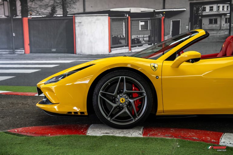 09_10_2026_Ferrari F8 Spider Amarillo (8)
