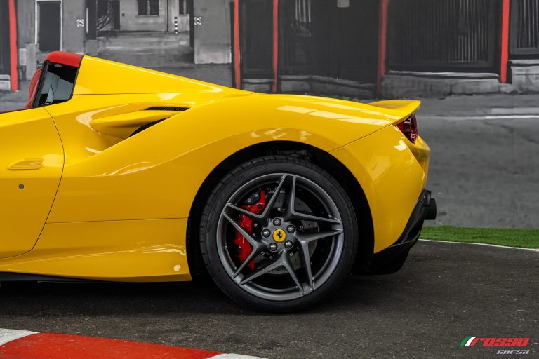 09_10_2026_Ferrari F8 Spider Amarillo (9)